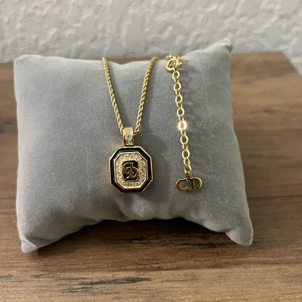 Christian Dior Elegant Gold plated Pendant Necklace authentic - Picture 2 of 3